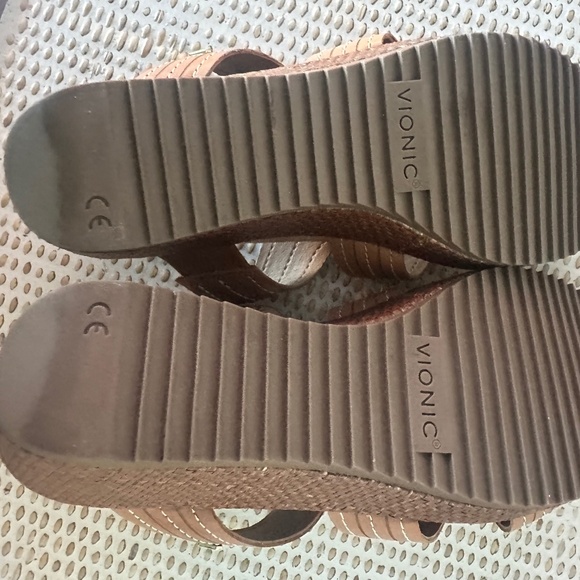 Vionic Women's Malorie Raffia Natural Wedges - Ladies Platform Sandals Size 8 - Picture 5 of 6